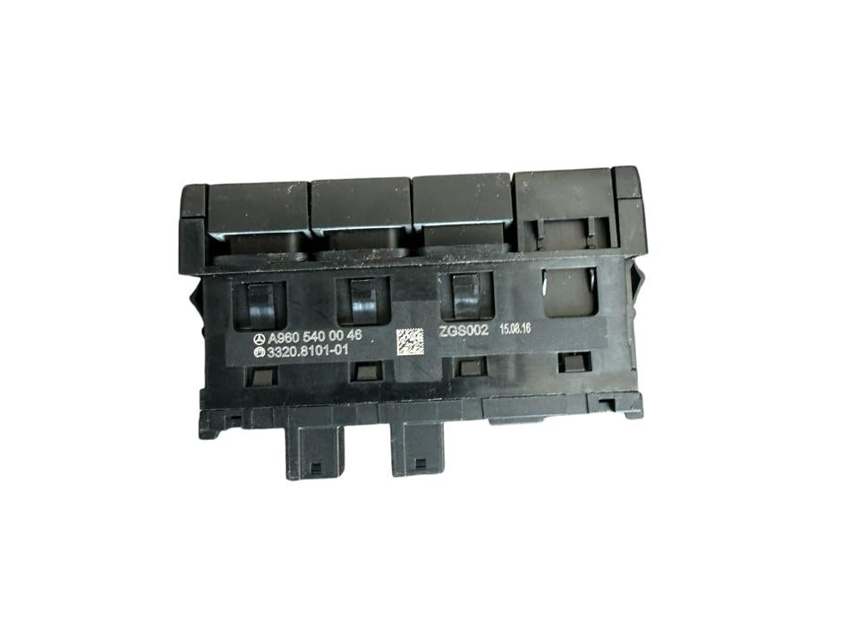 Interior control switches A9605400046 Mercedes-Benz Trucks ACTROS MP4 / MP5 2018