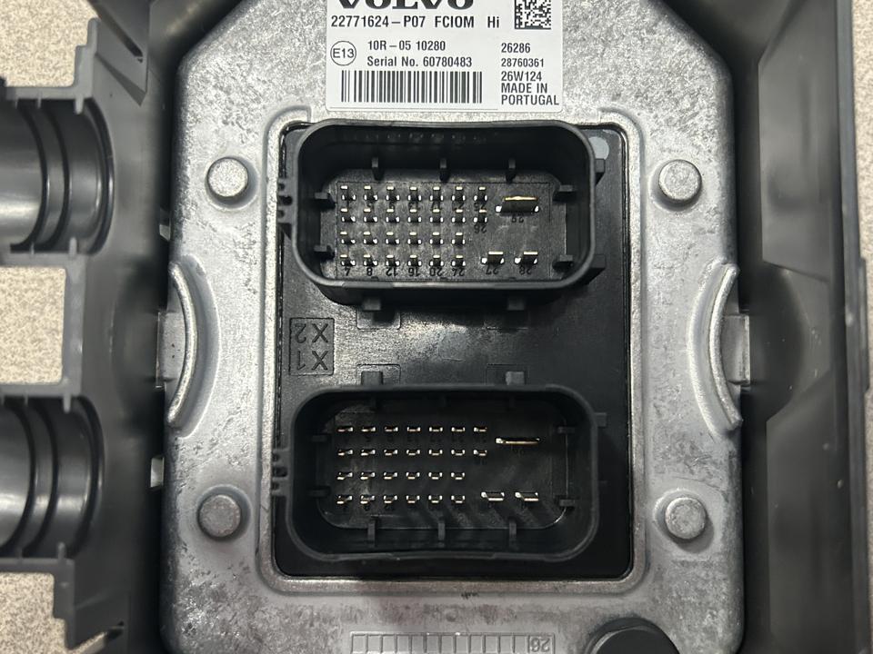 NEW Volvo / Renault FCIOM control unit 22771624