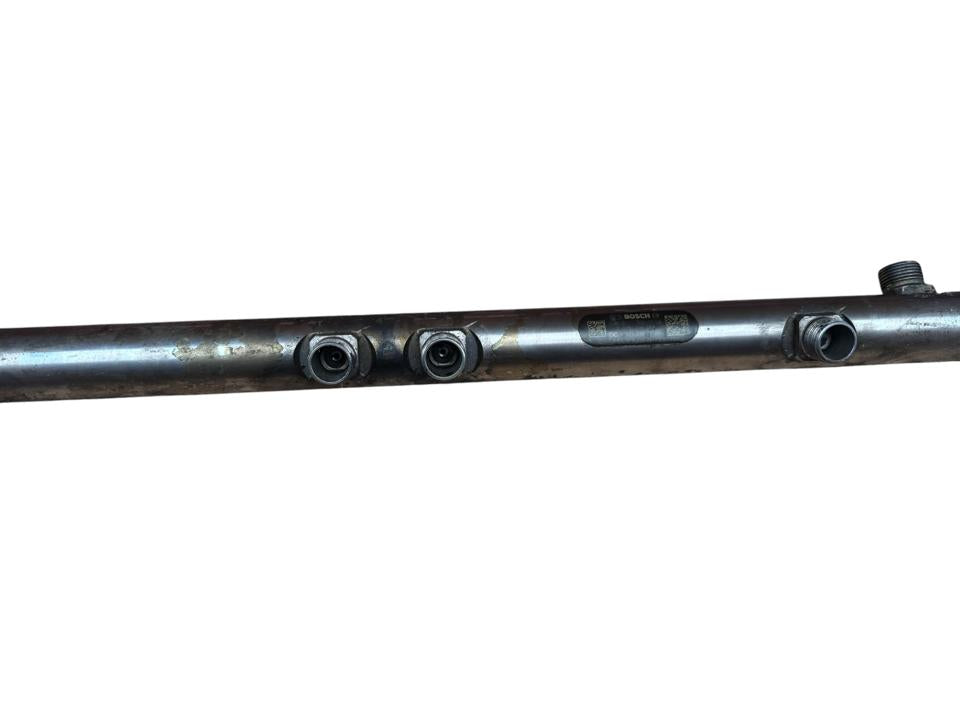 Fuel rail A4710780245 Mercedes-Benz Trucks ACTROS MP4 / MP5 2014
