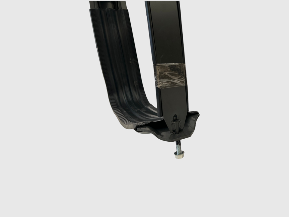NEW DAF fuel tank mounting bracket / holder 620x675