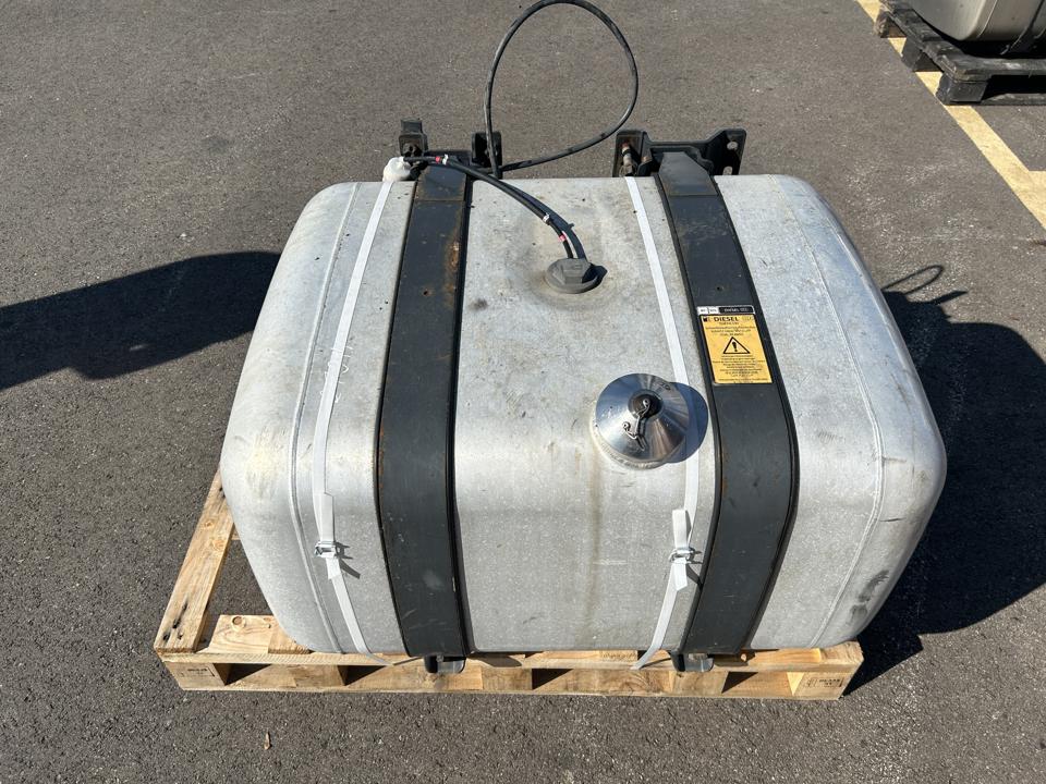Fuel tank A9604703104 330L Mercedes-Benz Trucks ACTROS MP4 / MP5 2019