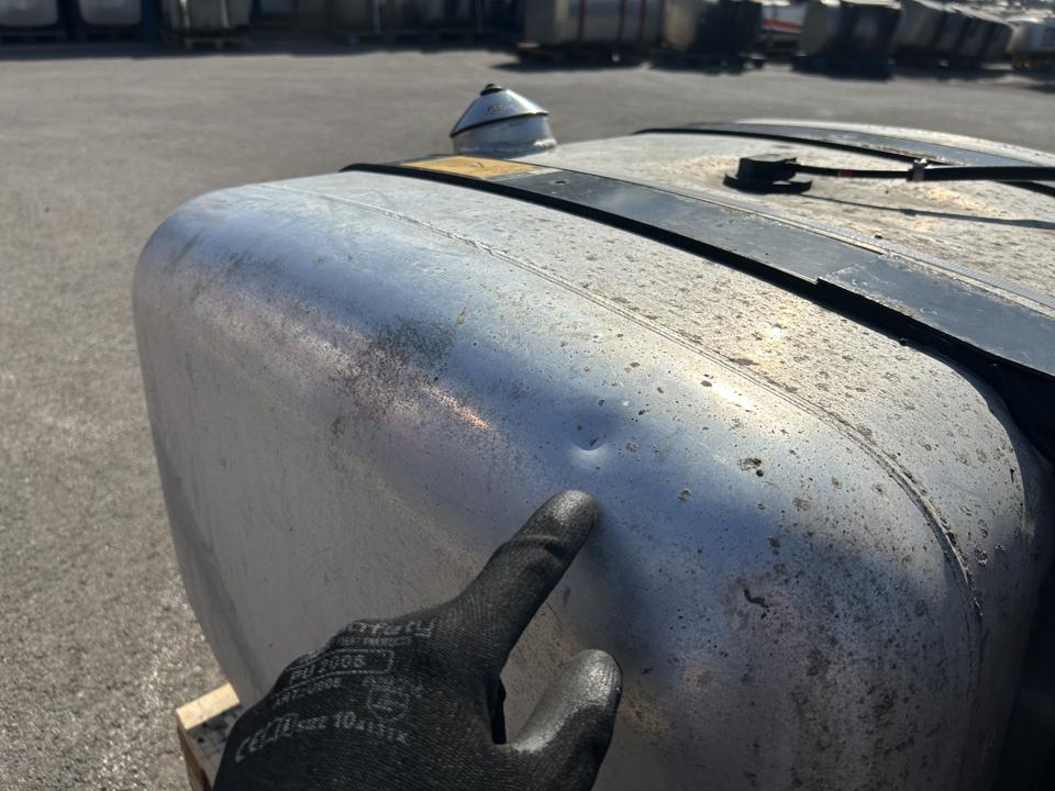Fuel tank A9604703104 330L Mercedes-Benz Trucks ACTROS MP4 / MP5 2019