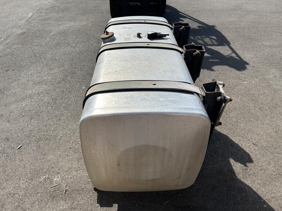 Fuel tank 81122015877 710L MAN Trucks TGX I 2016