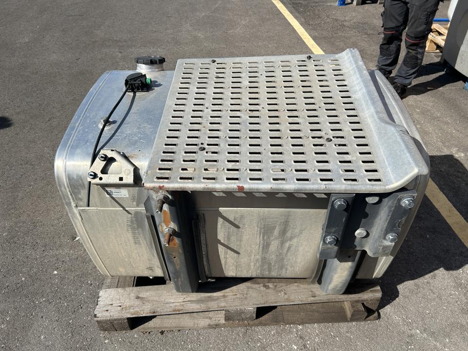 Fuel tank 2250677 490L DAF XF 2019