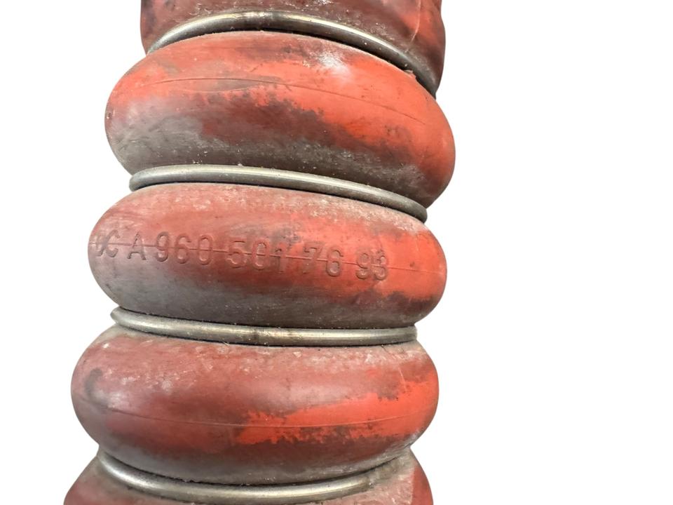 Патрубок интеркулера A9605010102 Mercedes-Benz Trucks ACTROS MP4 / MP5 2018