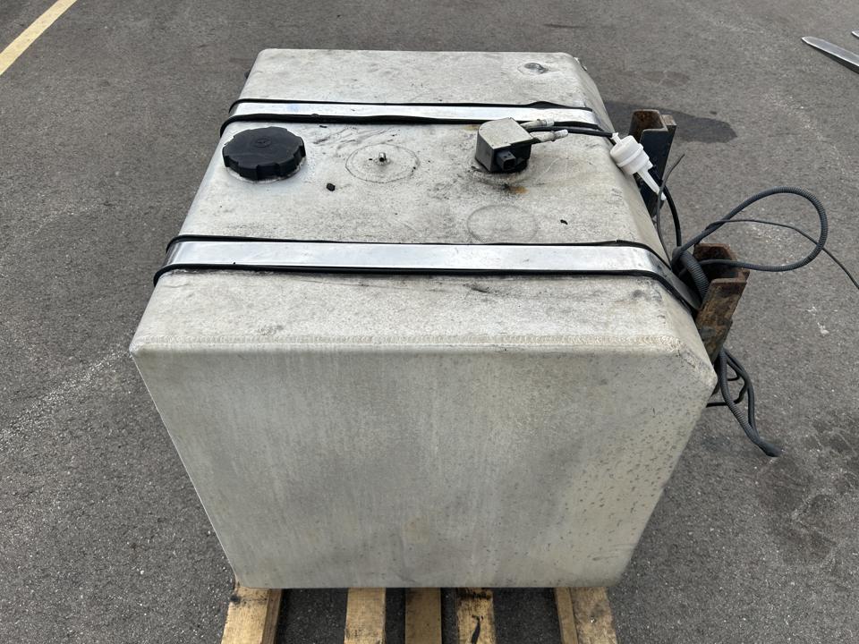 Fuel tank Mercedes-Benz Trucks ACTROS MP4 / MP5 2017