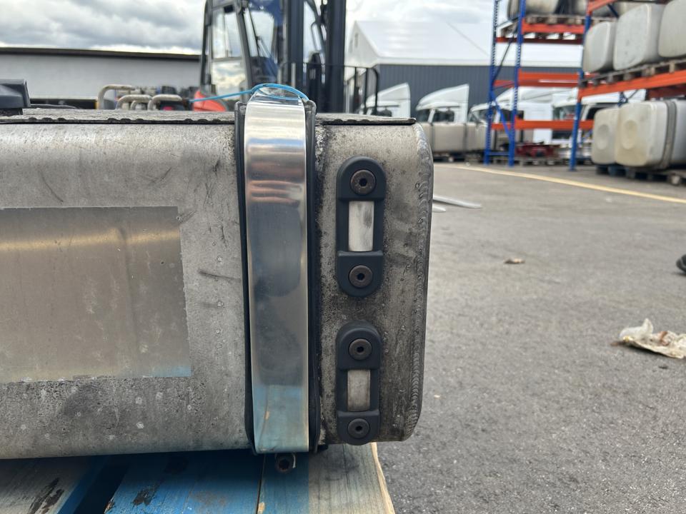 Fuel tank Mercedes-Benz Trucks ACTROS MP4 / MP5 2017
