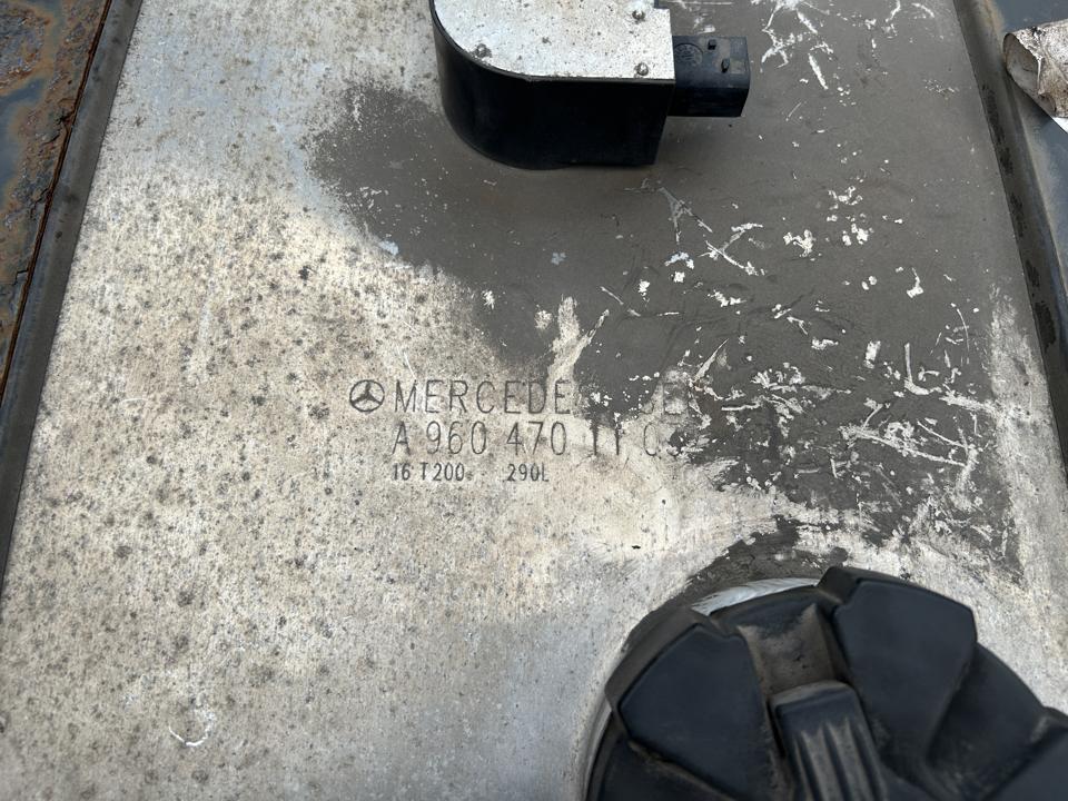 Fuel tank A9604701103 290L Mercedes-Benz Trucks ANTOS 2017