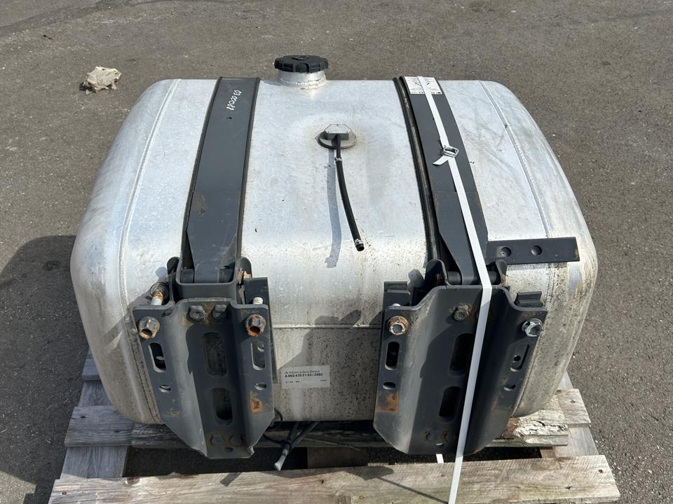 Fuel tank A9604702103 330L Mercedes-Benz Trucks ACTROS MP4 / MP5 2018