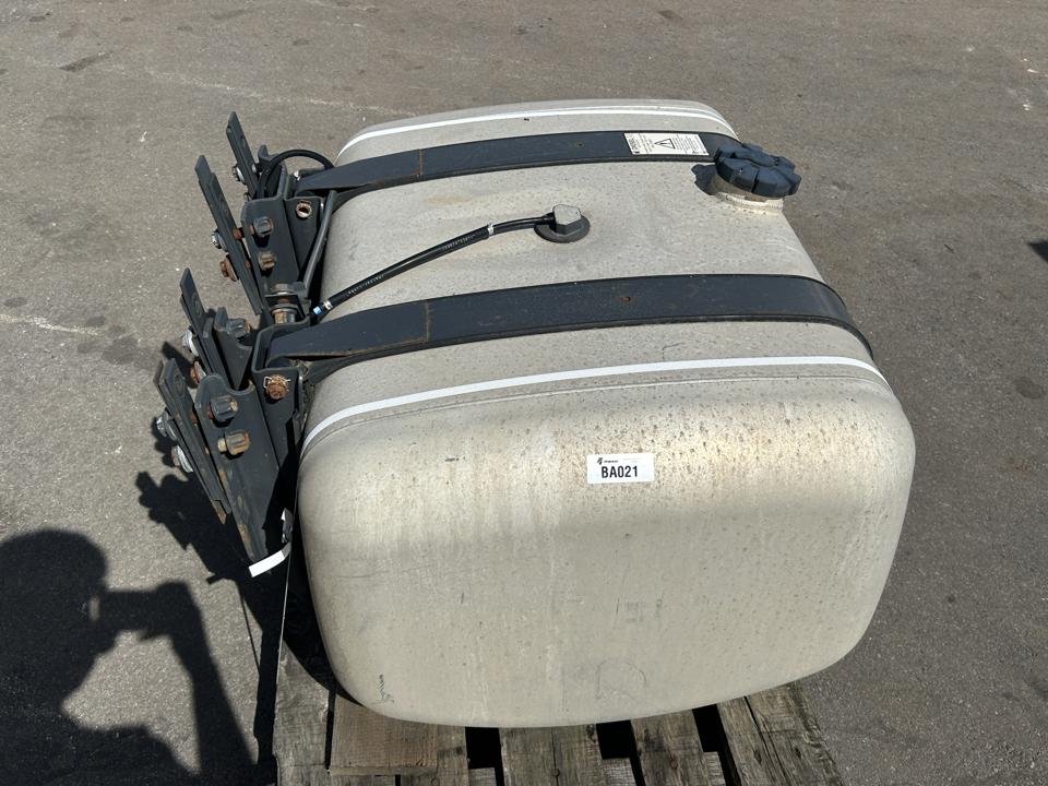 Fuel tank A9604702103 330L Mercedes-Benz Trucks ACTROS MP4 / MP5 2018