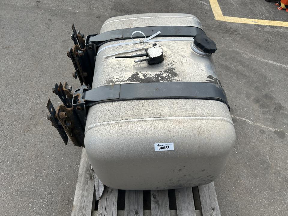 Fuel tank A9604701103 290L Mercedes-Benz Trucks ACTROS MP4 / MP5 2018