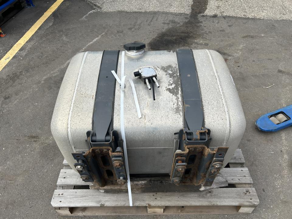 Fuel tank A9604701103 290L Mercedes-Benz Trucks ACTROS MP4 / MP5 2018