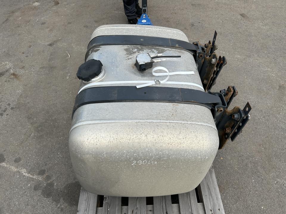 Fuel tank A9604701103 290L Mercedes-Benz Trucks ACTROS MP4 / MP5 2018