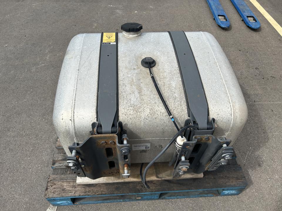 Fuel tank A9604702103 330L Mercedes-Benz Trucks ACTROS MP4 / MP5 2018