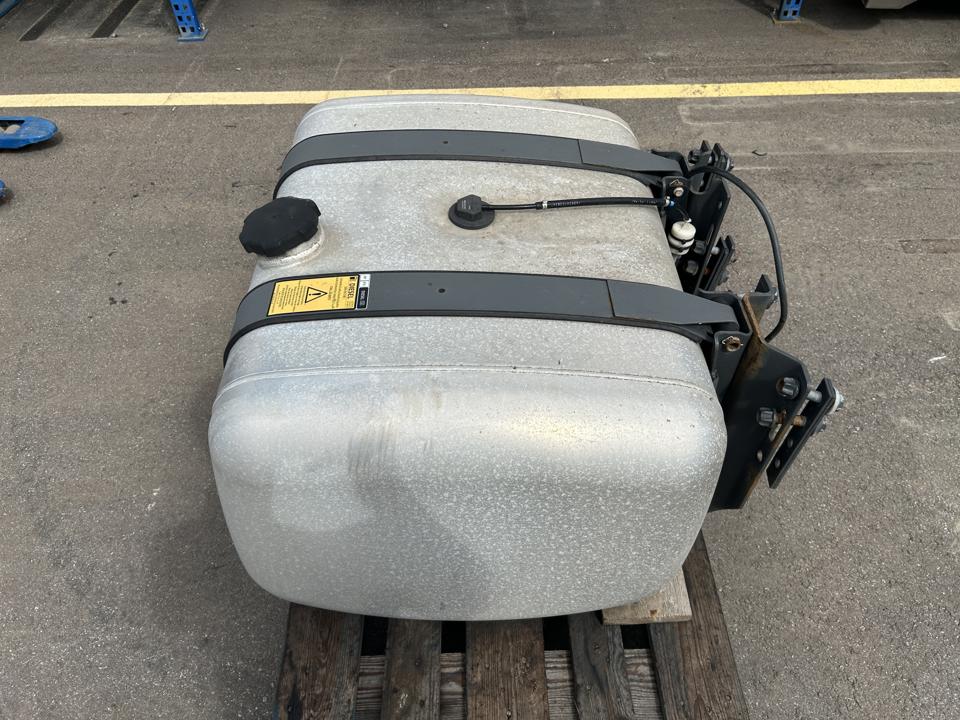 Fuel tank A9604702103 330L Mercedes-Benz Trucks ACTROS MP4 / MP5 2018