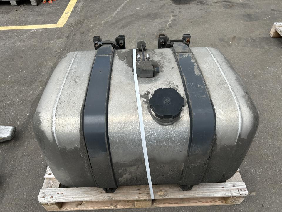 Fuel tank A9604701103 290L Mercedes-Benz Trucks ACTROS MP4 / MP5 2019