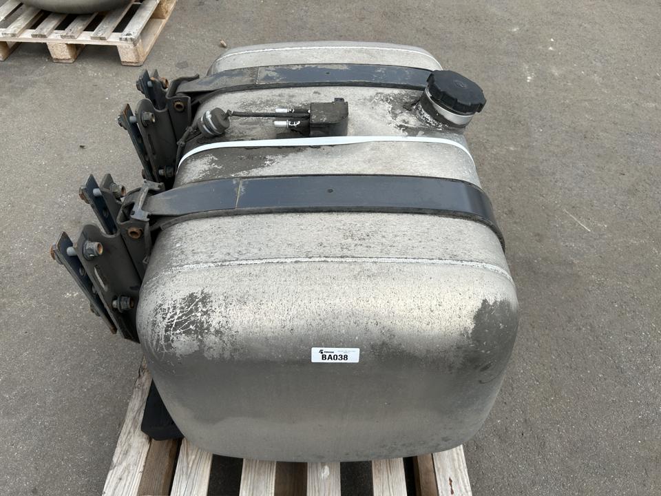 Fuel tank A9604701103 290L Mercedes-Benz Trucks ACTROS MP4 / MP5 2019