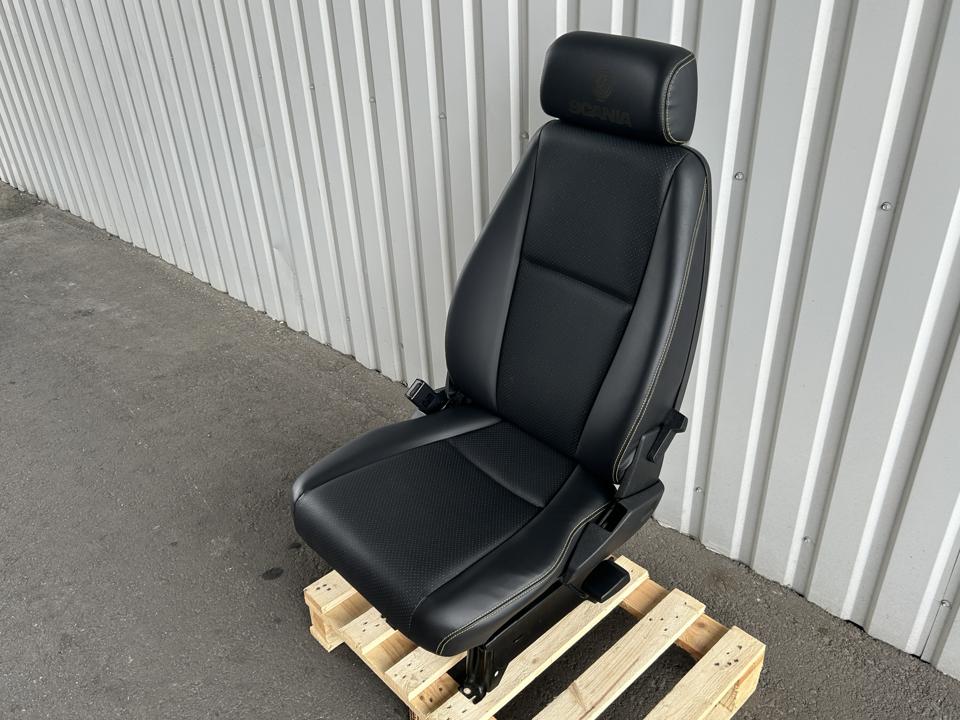 Passenger seat 2474716 Scania R II 2018