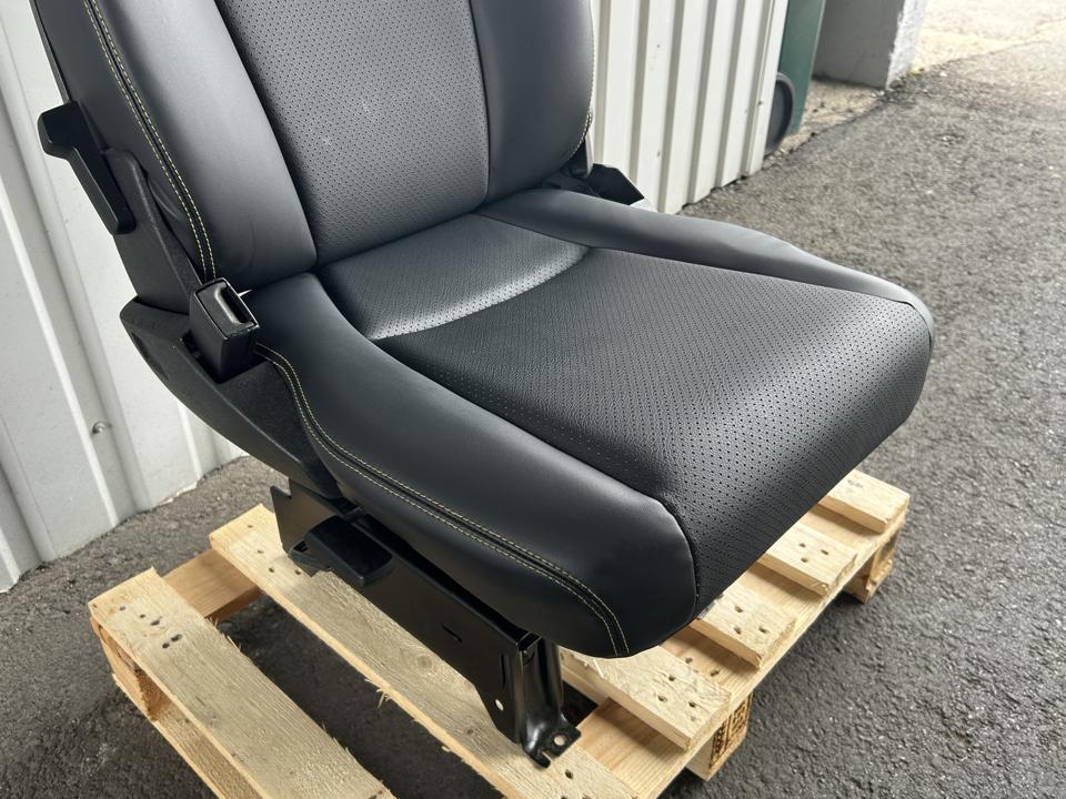 Passenger seat 2474716 Scania R II 2018