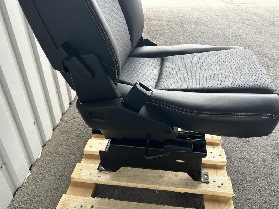 Passenger seat 2474716 Scania R II 2018