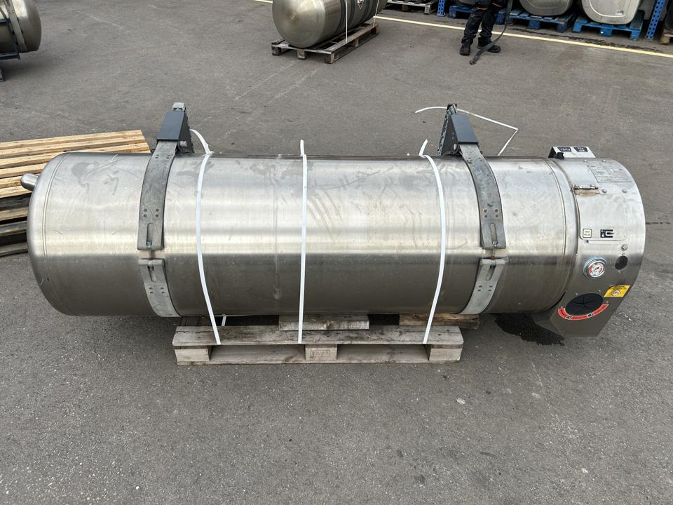 Fuel tank 5802695663 LNG Iveco Trucks S-WAY 2021