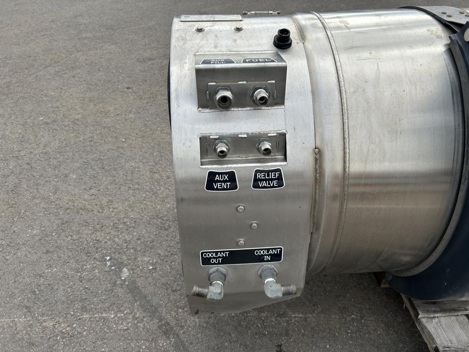 Fuel tank 5802695663 LNG Iveco Trucks S-WAY 2021
