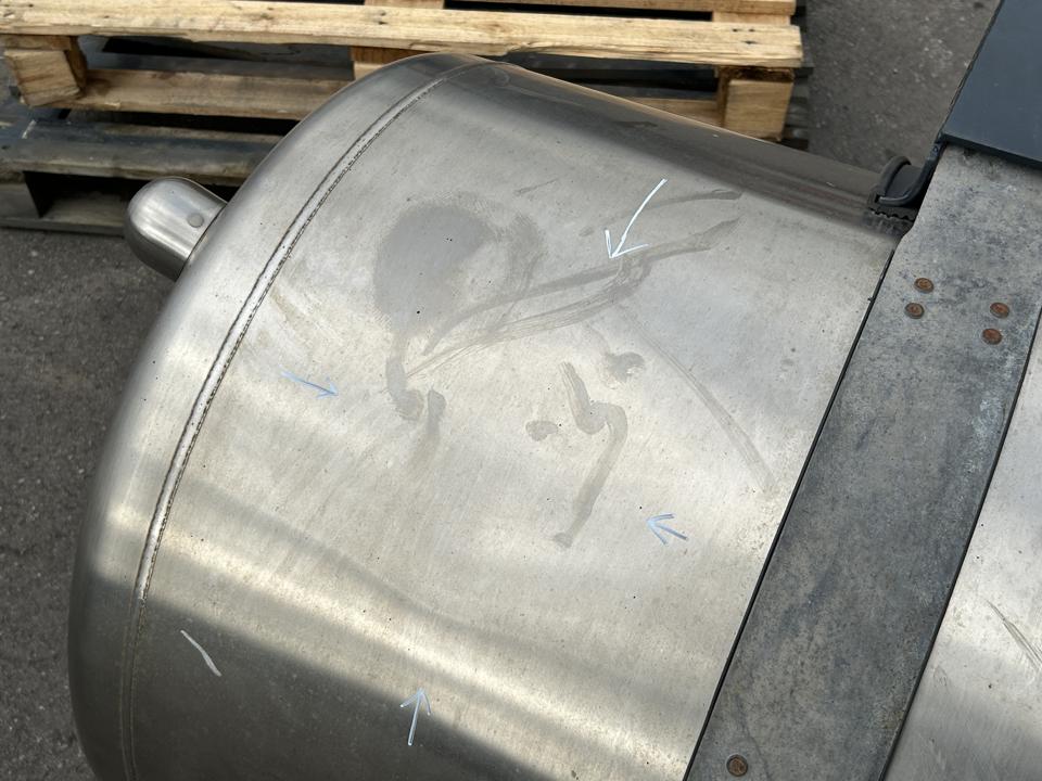 Fuel tank 5802695663 LNG Iveco Trucks S-WAY 2021
