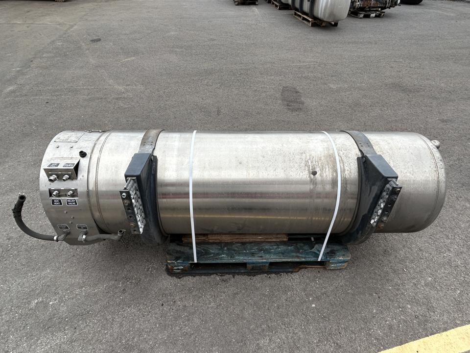 Fuel tank 5802695663 LNG Iveco Trucks S-WAY 2020