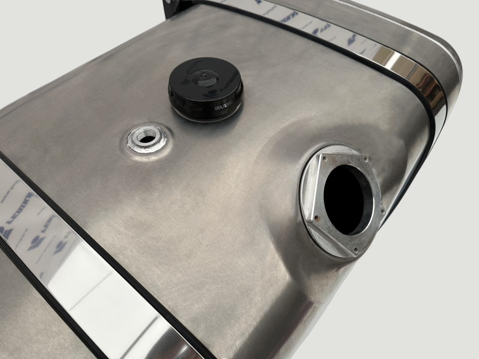 NEW Hydraulic tank 300L 560x640x940 angled filter