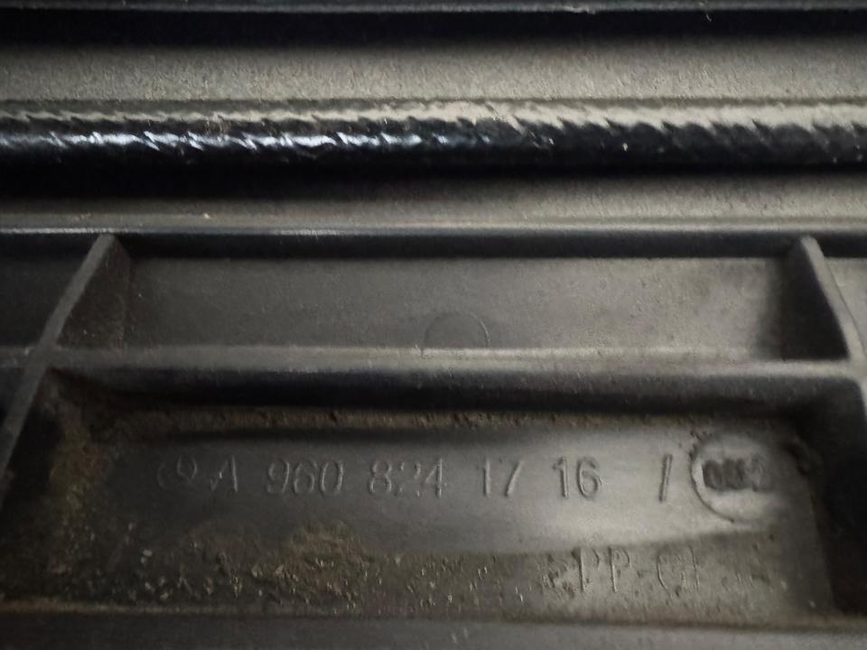 Wipers trim A9608200012 Mercedes-Benz Trucks ACTROS MP4 / MP5 2017