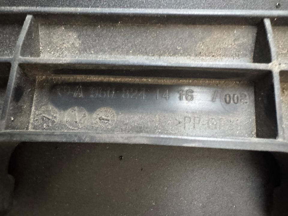 Wipers trim A9608241316 Mercedes-Benz Trucks ACTROS MP4 / MP5 2018