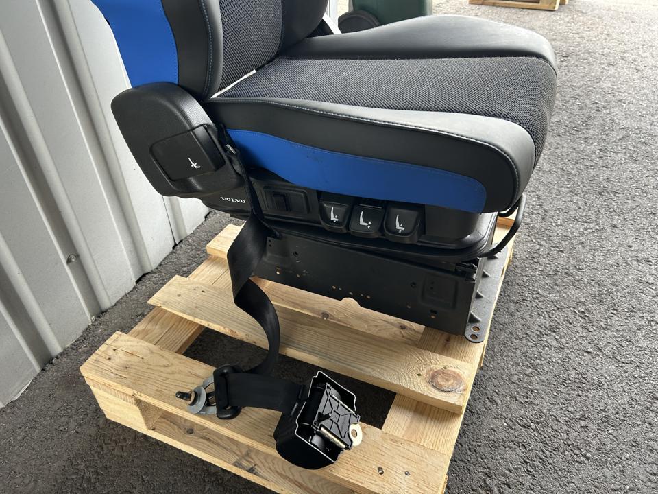 Keleivio sėdynė 23764394 Volvo Trucks FH III 2025