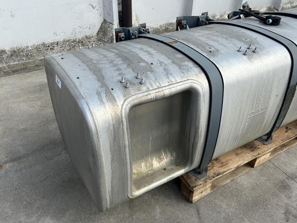 Kuro bakas 1944803 765L DAF XF 2018
