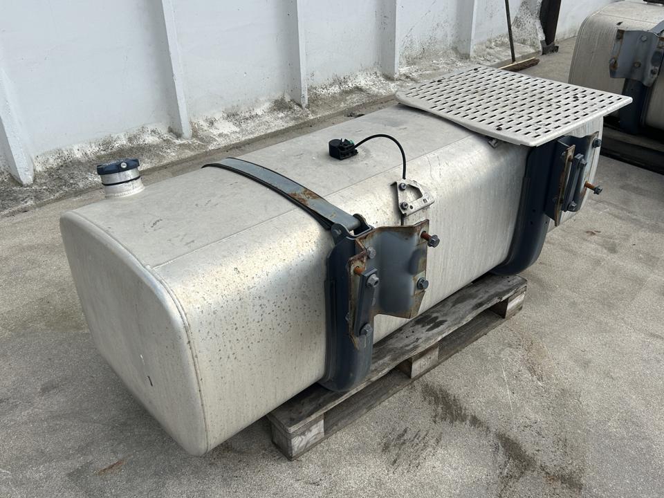 Fuel tank 1945569 690L DAF XF 2019