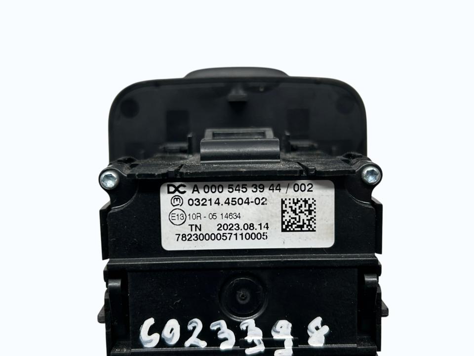 Ручки A0005453944 Mercedes-Benz Trucks ACTROS MP4 / MP5 2021