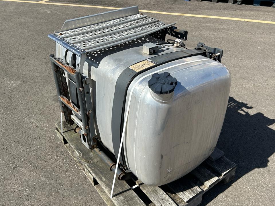 Топливный бак A9604703603 450L Mercedes-Benz Trucks ACTROS MP4 / MP5 2019