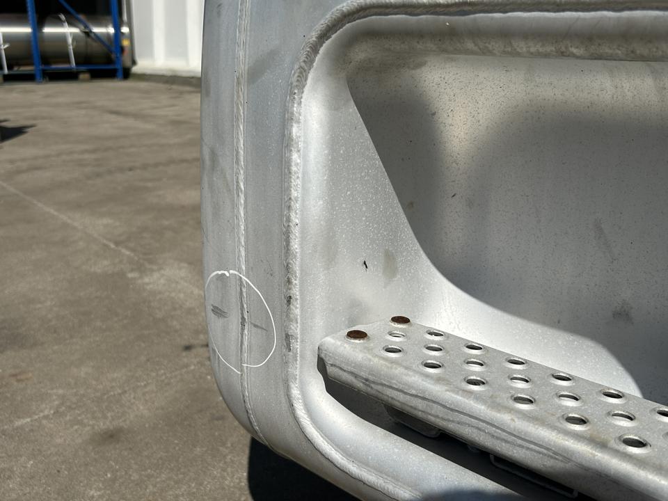 Fuel tank A9604703501 660L + 75L Mercedes-Benz Trucks ACTROS MP4 / MP5 2019