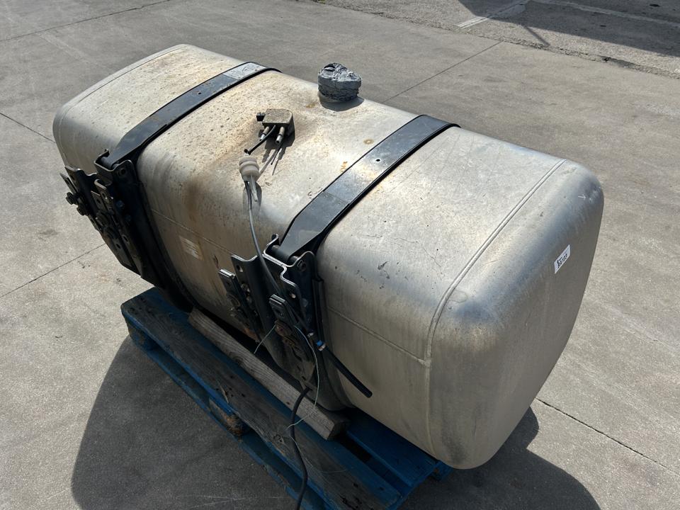 Fuel tank A9604703903 630L Mercedes-Benz Trucks ACTROS MP4 / MP5 2018