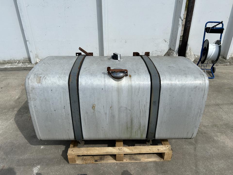 Fuel tank 650L Iveco Trucks STRALIS II 2015