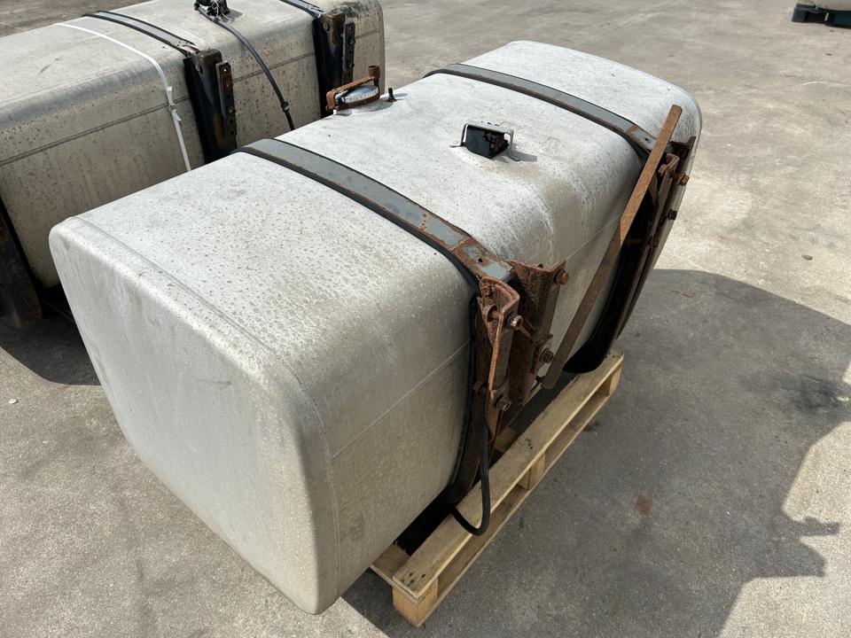 Fuel tank 650L Iveco Trucks STRALIS II 2015