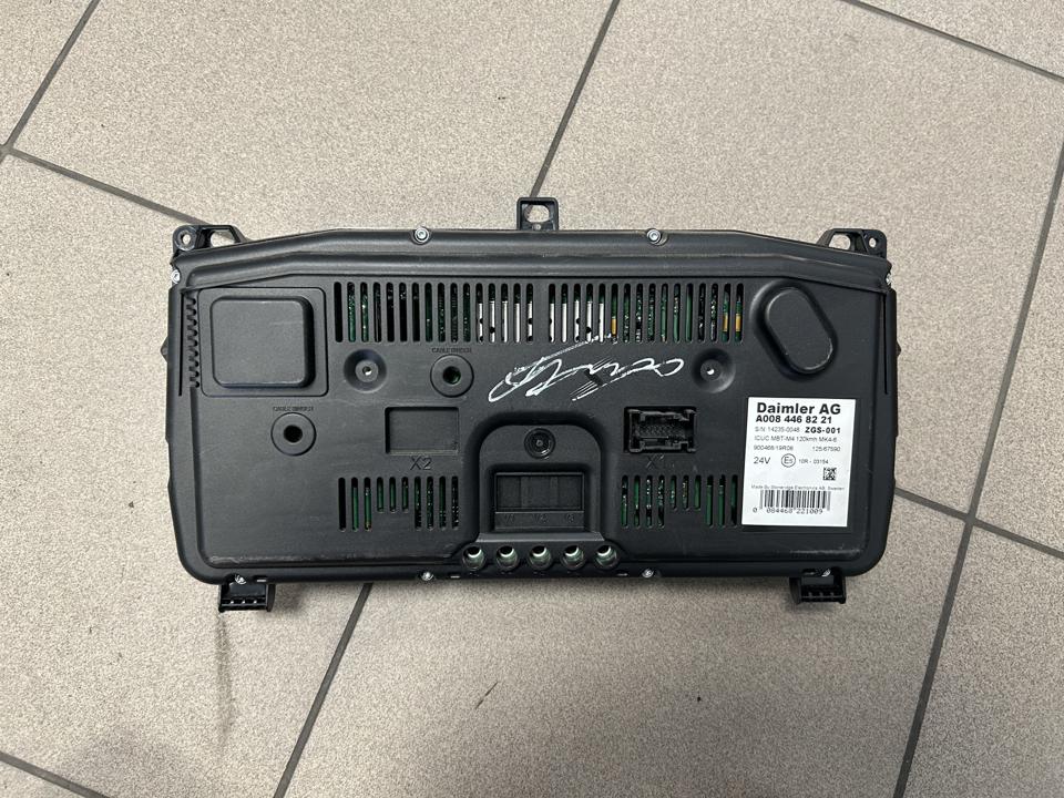 Панель приборов A0084468221 Mercedes-Benz Trucks ACTROS MP4 / MP5 2014