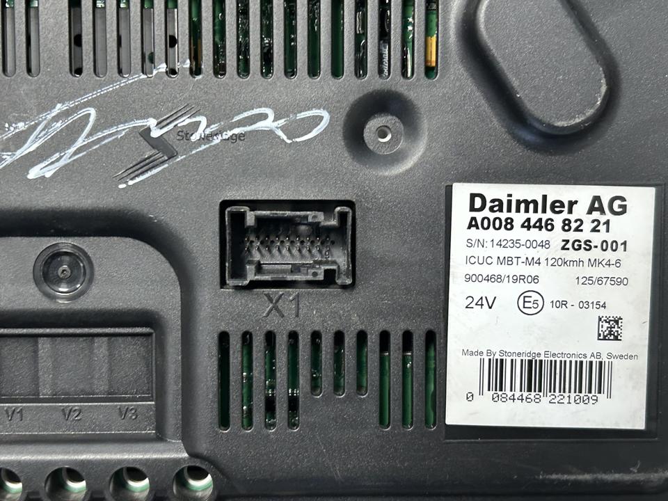 Панель приборов A0084468221 Mercedes-Benz Trucks ACTROS MP4 / MP5 2014