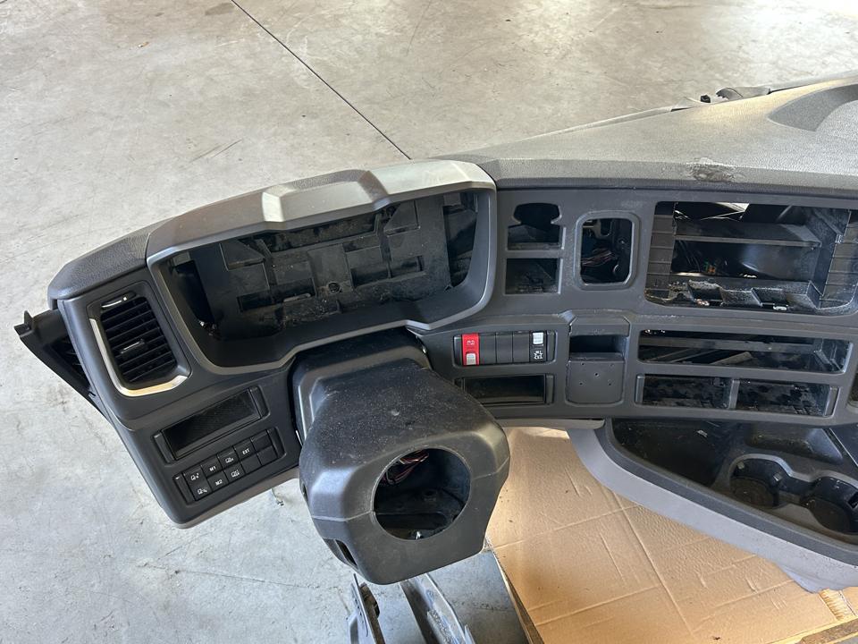 Dashboard set 2084748 Scania R II 2019