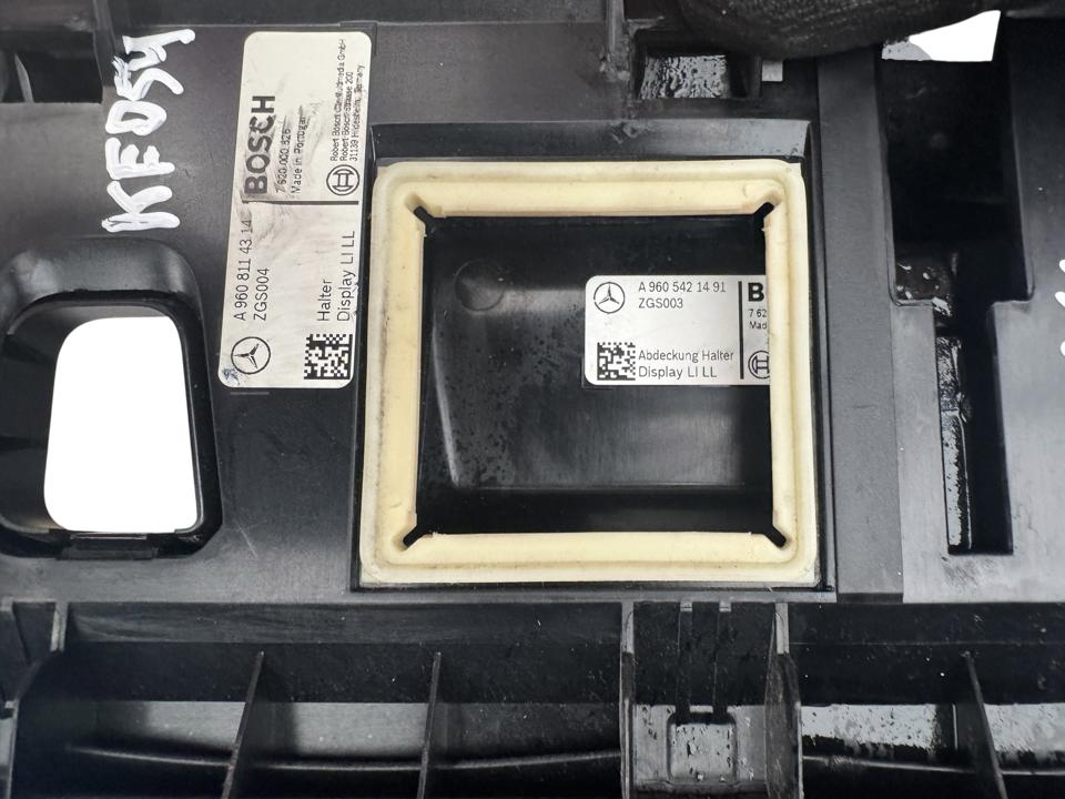 Monitoriaus laikiklis A9608114314 Mercedes-Benz Trucks ACTROS MP4 / MP5 2020