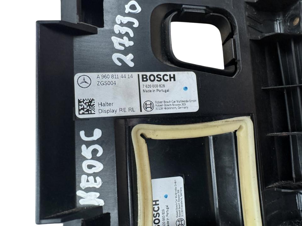 Monitoriaus laikiklis A9608114414 Mercedes-Benz Trucks ACTROS MP4 / MP5 2019