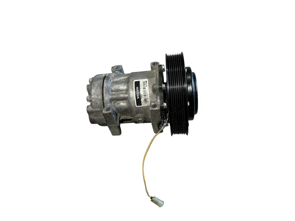Air conditioning compressor 23576707 Volvo Trucks FH III 2025
