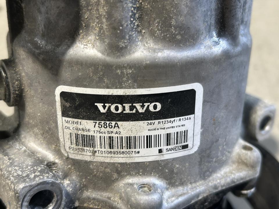 Air conditioning compressor 23576707 Volvo Trucks FH III 2025