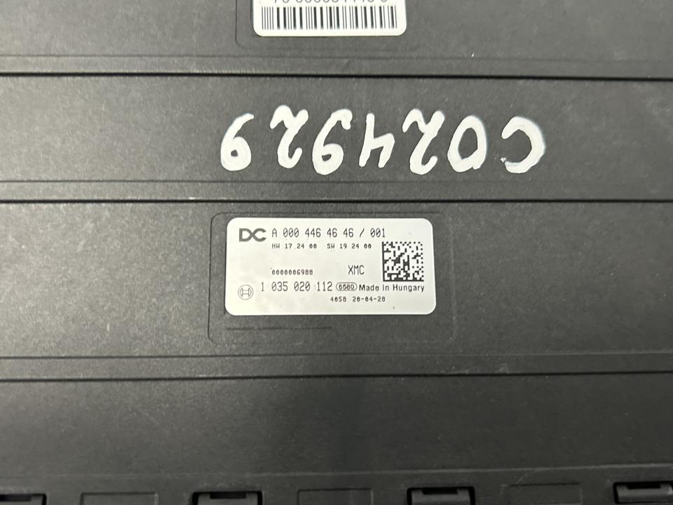 Приборы управления A0004464646 XMC Mercedes-Benz Trucks ACTROS MP4 / MP5 2020