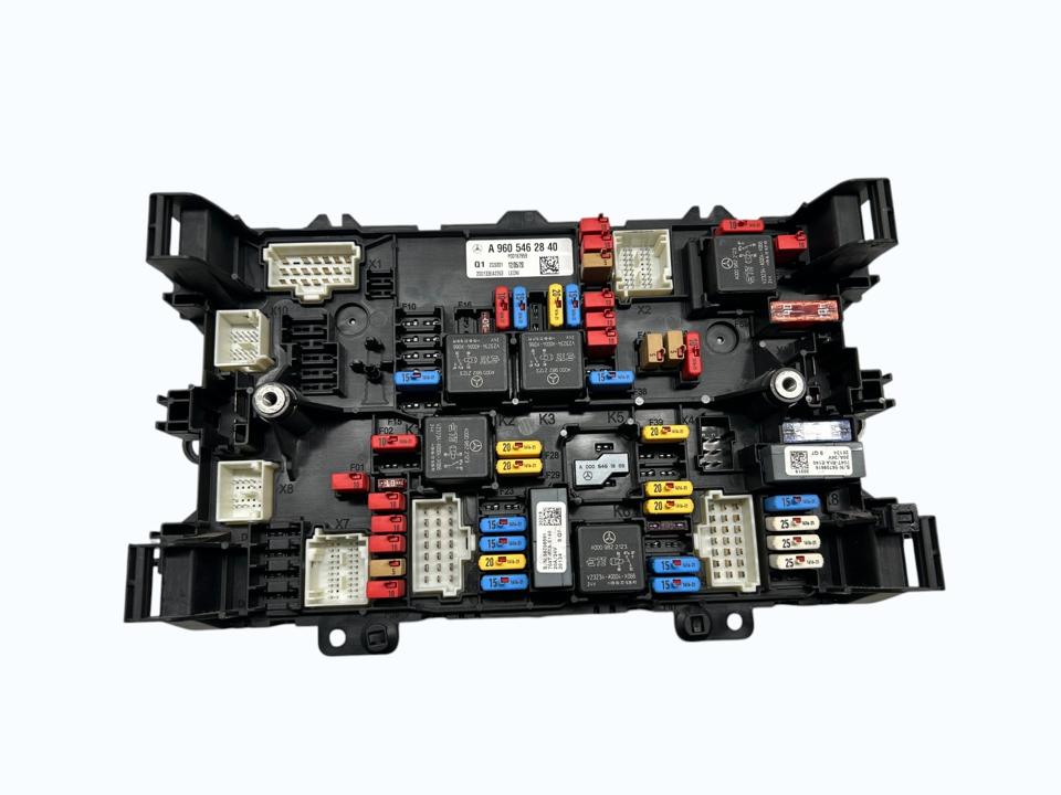 Блок предохранителей A9605462840 Mercedes-Benz Trucks ACTROS MP4 / MP5 2020