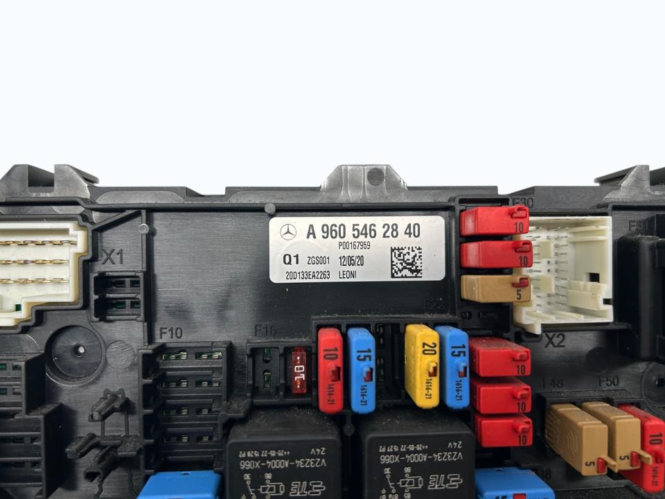 Блок предохранителей A9605462840 Mercedes-Benz Trucks ACTROS MP4 / MP5 2020